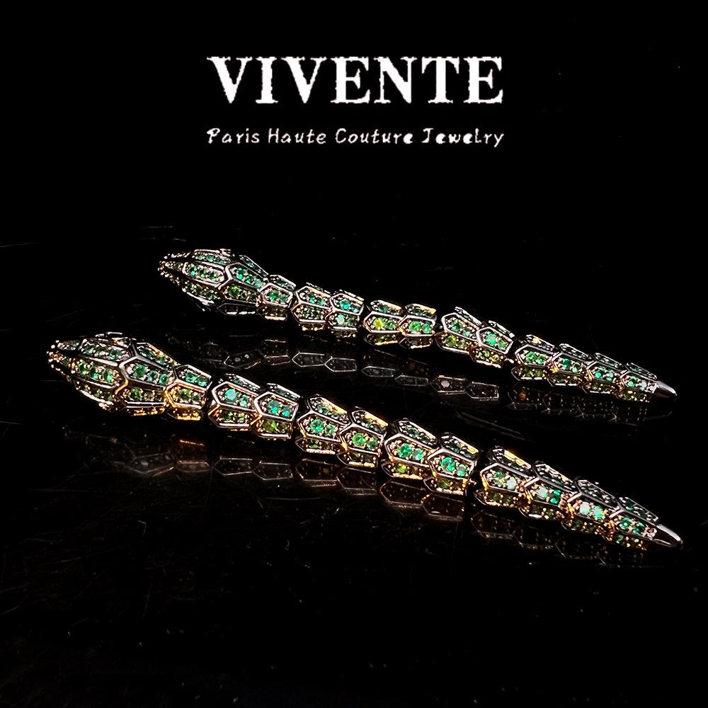Rhodium-Plated Haute Couture Snake Bone Water Drop Earrings with Full Pave Czech Diamonds темно-зеленого
Rhodium-Plated Haute Couture Snake Bone Water Drop Earrings with Full Pave Czech Diamonds темно-зеленого