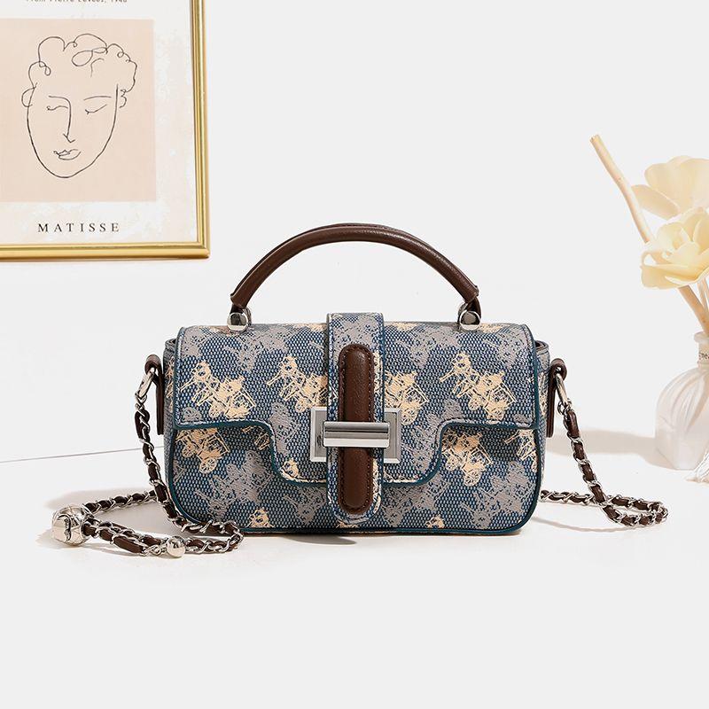 Hong Kong Brand Chain Bag Female 2025 New Arrival Light Luxury Minority Fancy Small Square Bag Work Clothing Satchel Messenger Bag Blue
Hong Kong Brand Chain Bag Female 2025 New Arrival Light Luxury Minority Fancy Small Square Bag Work Clothing Satchel Messenger Bag Blue