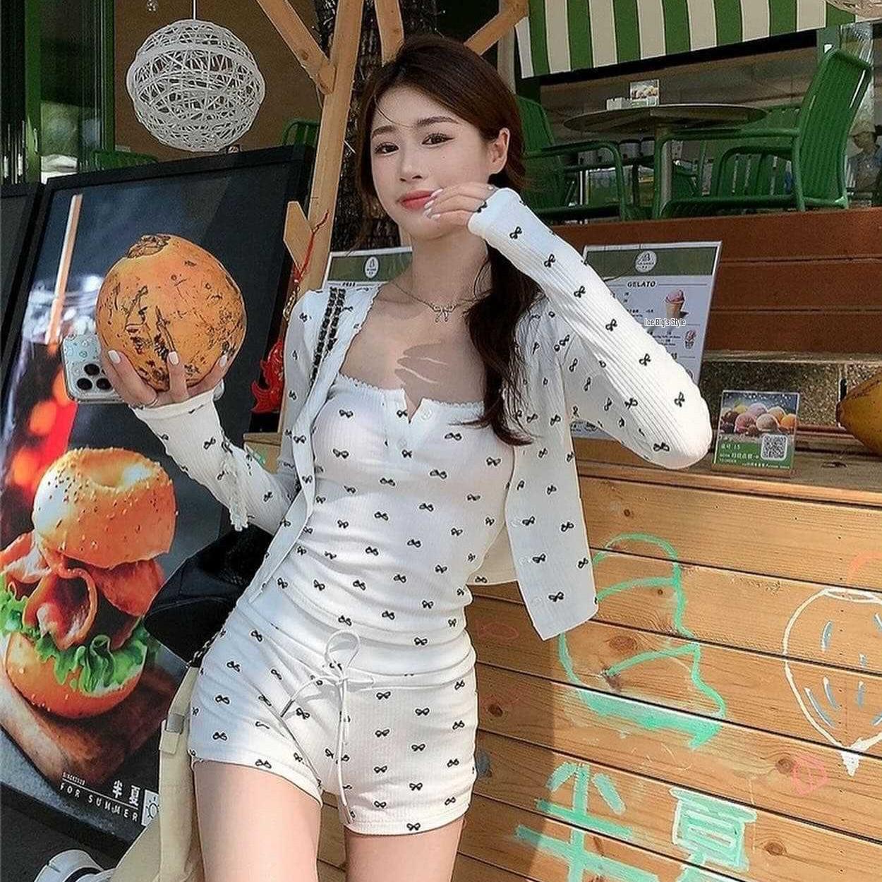 New Floral High Waist Tummy Control Long Sleeve Two-Piece Swimsuit Set Extra Large белый
New Floral High Waist Tummy Control Long Sleeve Two-Piece Swimsuit Set Extra Large белый