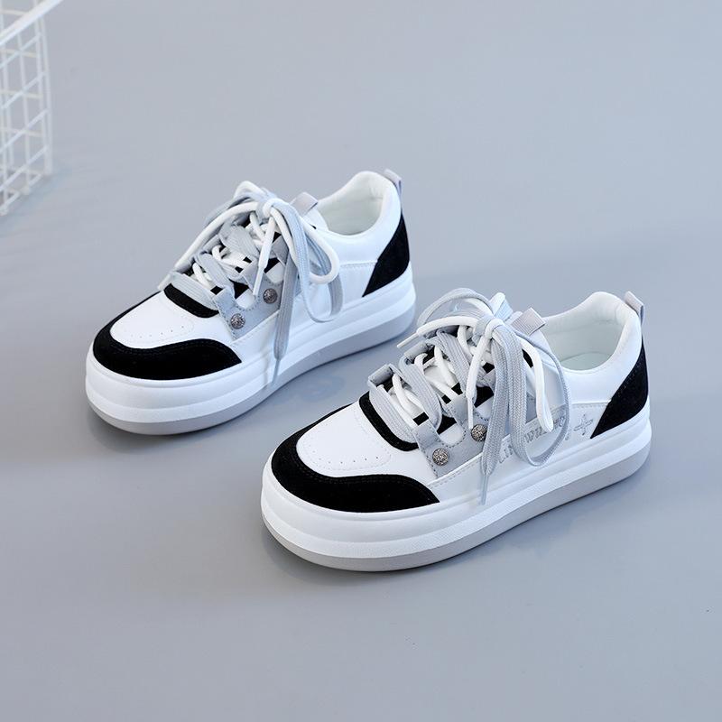 (Customized) 1962 little white shoes women s trendy shoes spring 2025 new women s shoes versatile student flat-bottomed leisure board 35
(Customized) 1962 little white shoes women s trendy shoes spring 2025 new women s shoes versatile student flat-bottomed leisure board 35