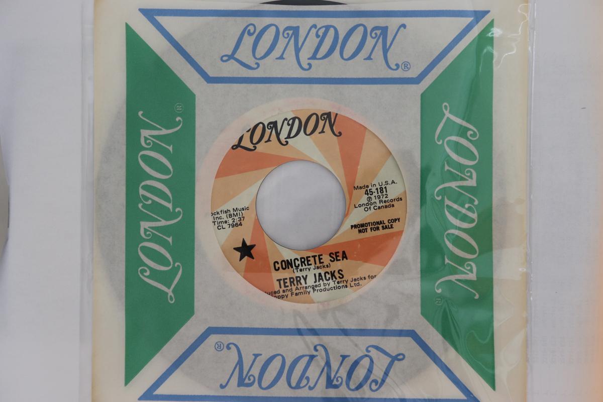 7inch Record TERRY JACKS - Concrete Sea / She Even Took The Ca 45181 London Records 1972 US Rock Used
7inch Record TERRY JACKS - Concrete Sea / She Even Took The Ca 45181 London Records 1972 US Rock Used