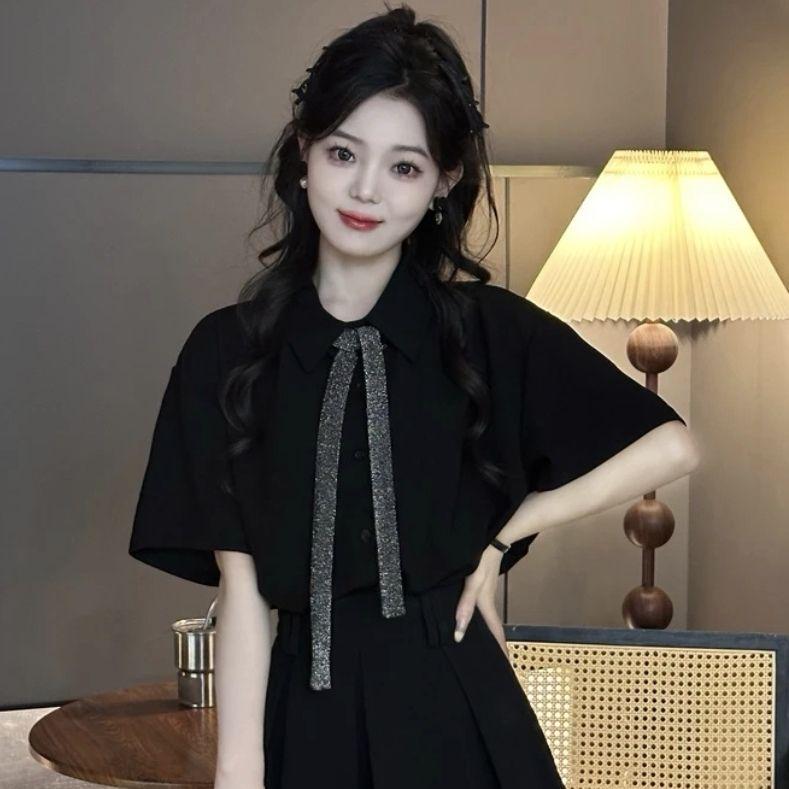 Korean Style Versatile Black Two-Piece Set: Short Sleeve Lapel Shirt & Tie Skirt for Women S (for 85-99 lbs)
Korean Style Versatile Black Two-Piece Set: Short Sleeve Lapel Shirt & Tie Skirt for Women S (for 85-99 lbs)
