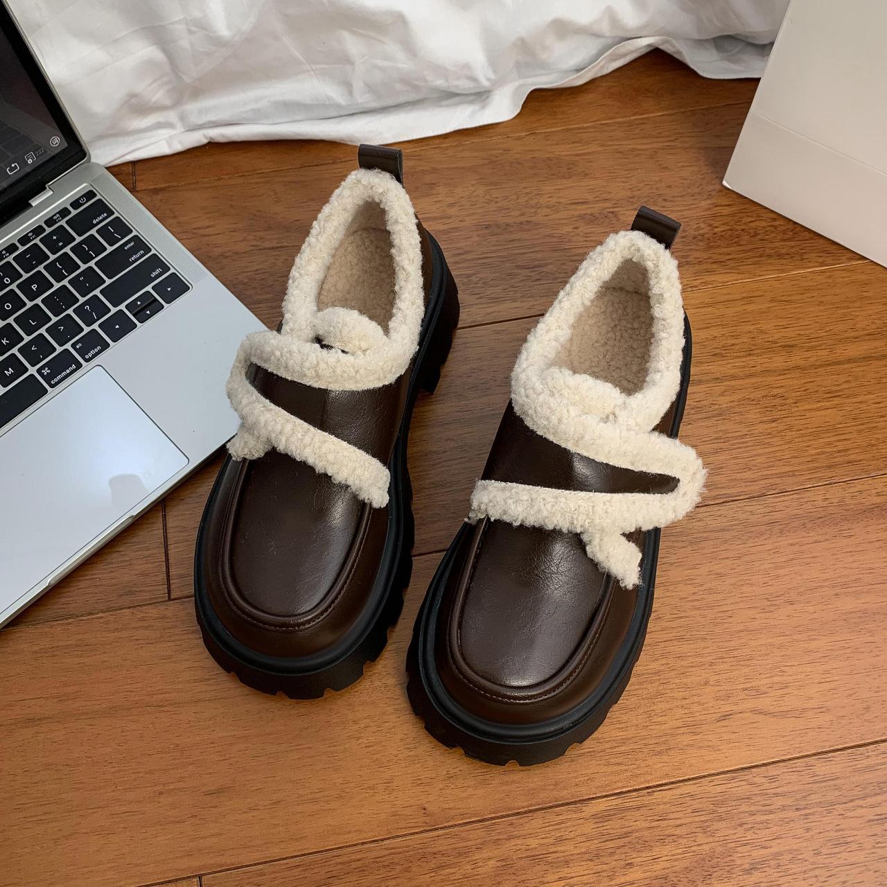 2025 autumn new Korean version thick-soled Velcro plush small leather shoes women s round head Mary Jane cotton shoes versatile 39 темно-коричневого
2025 autumn new Korean version thick-soled Velcro plush small leather shoes women s round head Mary Jane cotton shoes versatile 39 темно-коричневого