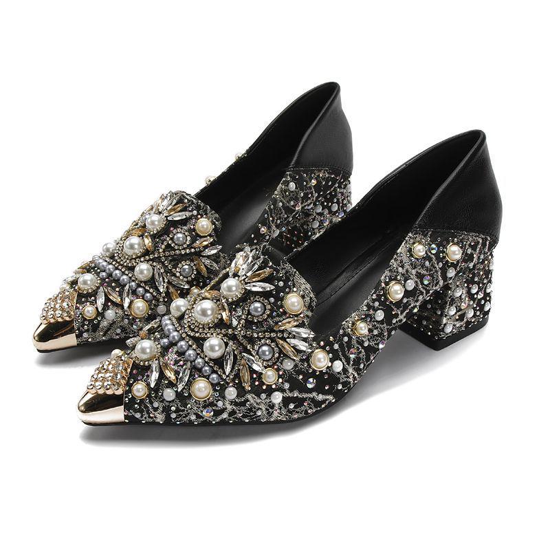 Туфли из овчины с острым носком и толстым каблуком, украшенные стразами в виде лотоса - Удобные осенние женские туфли на высоком каблуке 34
Туфли из овчины с острым носком и толстым каблуком, украшенные стразами в виде лотоса - Удобные осенние женские туфли на высоком каблуке 34