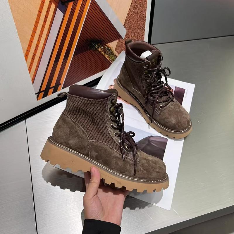 Британский стиль Модные низкие короткие сапоги с круглой головкой на платформе Классические женские ботинки Martin 40 кофейный
Британский стиль Модные низкие короткие сапоги с круглой головкой на платформе Классические женские ботинки Martin 40 кофейный