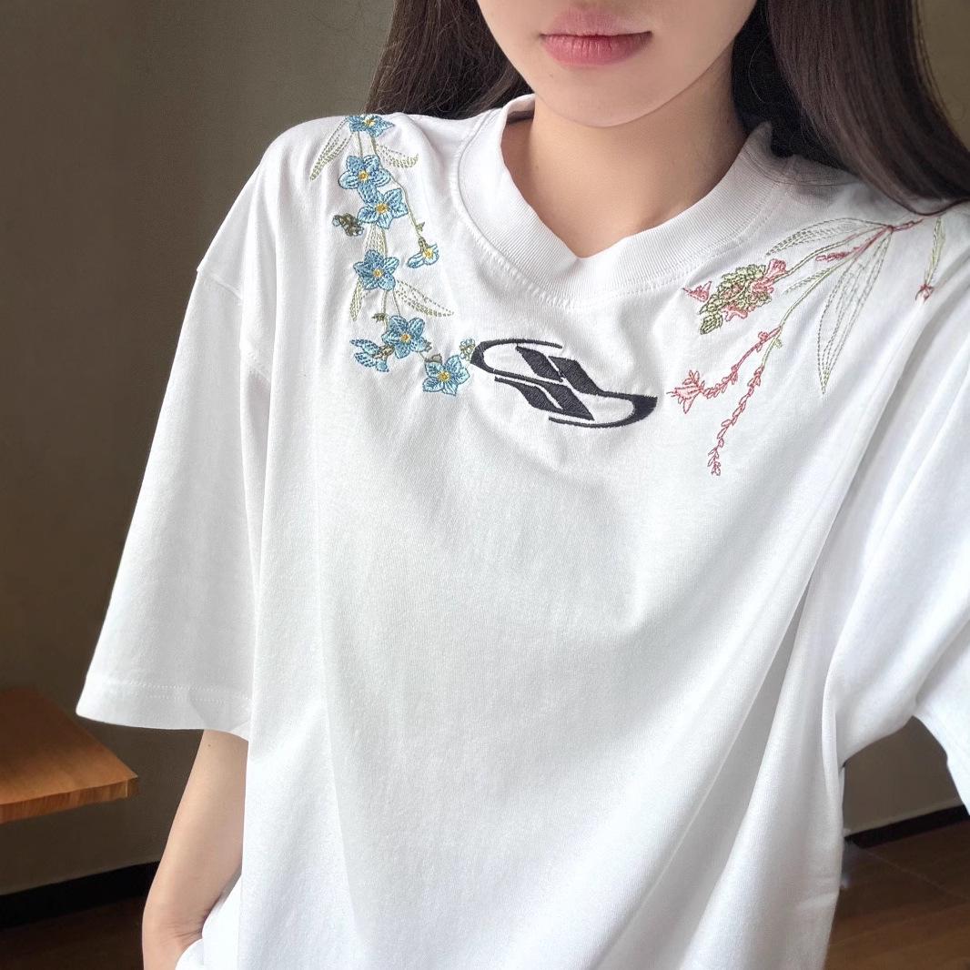 Women s Summer Plum Blossom Embroidery Cotton T-Shirt - Loose Fit, Trendy Unisex Style XL
Women s Summer Plum Blossom Embroidery Cotton T-Shirt - Loose Fit, Trendy Unisex Style XL