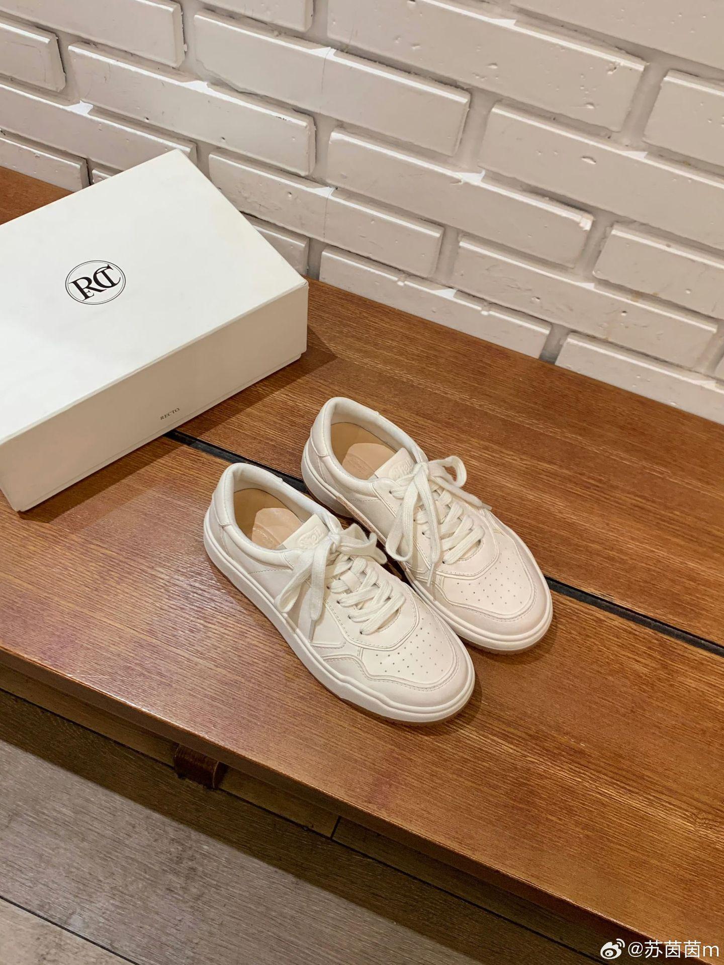 Cowhide version~ Su Yinyin has the same comfortable new versatile temperament thick-soled heightening casual board shoes women s little white shoes 40
Cowhide version~ Su Yinyin has the same comfortable new versatile temperament thick-soled heightening casual board shoes women s little white shoes 40