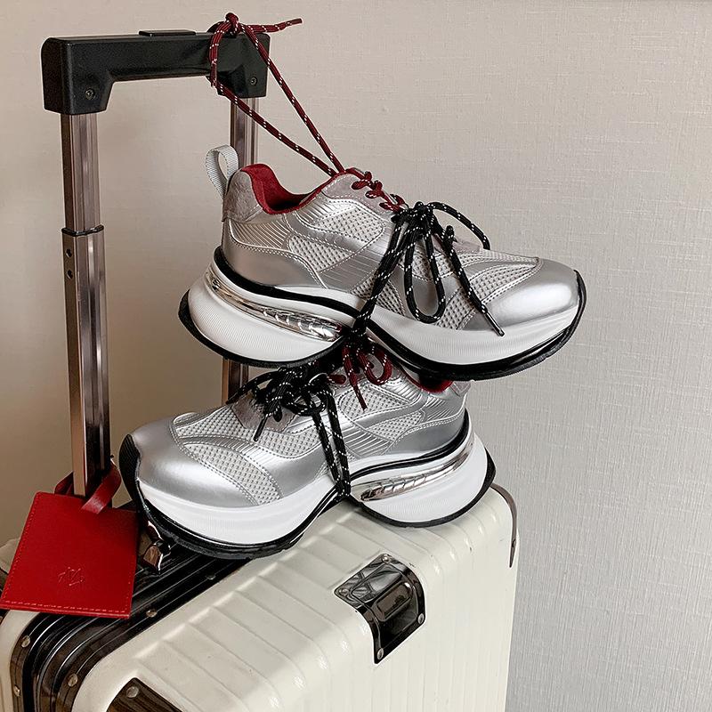 Two-color shoelaces Korean version of thick-soled color matching dad shoes 2025 spring middle heel mesh splicing sports and leisure single shoes women 40 серебряный
Two-color shoelaces Korean version of thick-soled color matching dad shoes 2025 spring middle heel mesh splicing sports and leisure single shoes women 40 серебряный