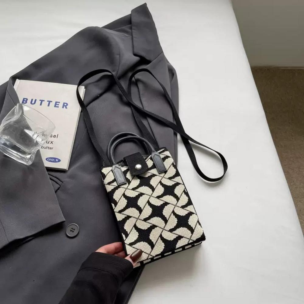 Portable storage mobile phone wallet, knitted small mobile phone wallet, with crossbody strap, suitable for women traveling with
Portable storage mobile phone wallet, knitted small mobile phone wallet, with crossbody strap, suitable for women traveling with