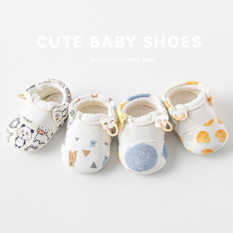 Spring & Autumn Non-Slip Soft Sole Indoor Walking Shoes for Newborns & Toddlers (0-3 Years) Size S, Shoe Length 11CM, Foot Length 9.5-10.5CM
Spring & Autumn Non-Slip Soft Sole Indoor Walking Shoes for Newborns & Toddlers (0-3 Years) Size S, Shoe Length 11CM, Foot Length 9.5-10.5CM