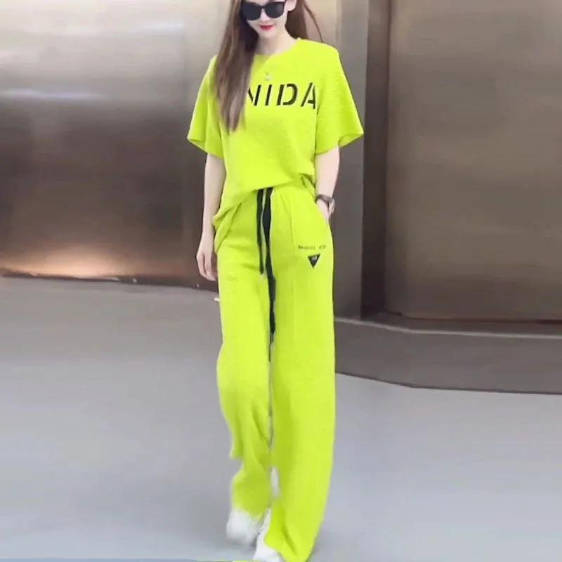 Women s Plus Size Summer Fashionable Set Loose Fashion Top + Sports Wide Leg Pants Two Piece Set 3XL
Women s Plus Size Summer Fashionable Set Loose Fashion Top + Sports Wide Leg Pants Two Piece Set 3XL