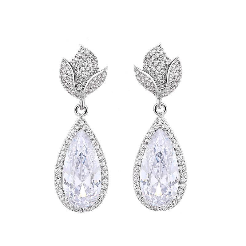 Trendy Elegant Flower Stud Earrings for Women – Classic Retro Water Drop Zircon Design
Trendy Elegant Flower Stud Earrings for Women – Classic Retro Water Drop Zircon Design