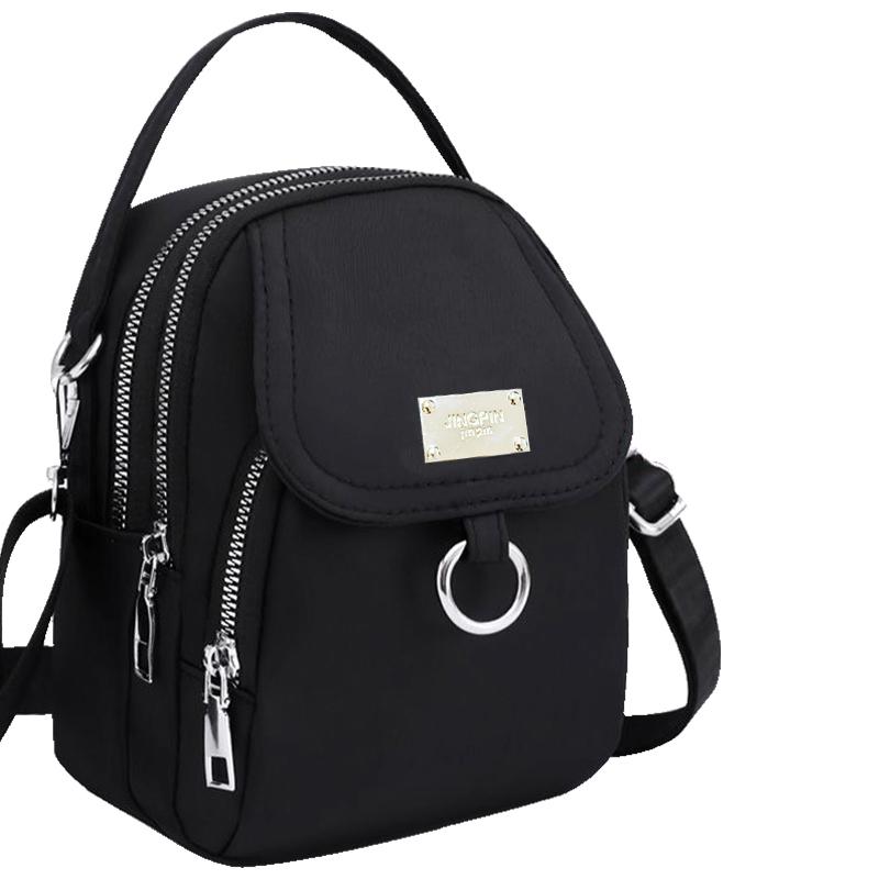 Neutral Style Shoulder Bag for Men and Women, Suitable for Travel and Photography It Is A Cross-Body Bag Made of Oxford Fabric.
Neutral Style Shoulder Bag for Men and Women, Suitable for Travel and Photography It Is A Cross-Body Bag Made of Oxford Fabric.