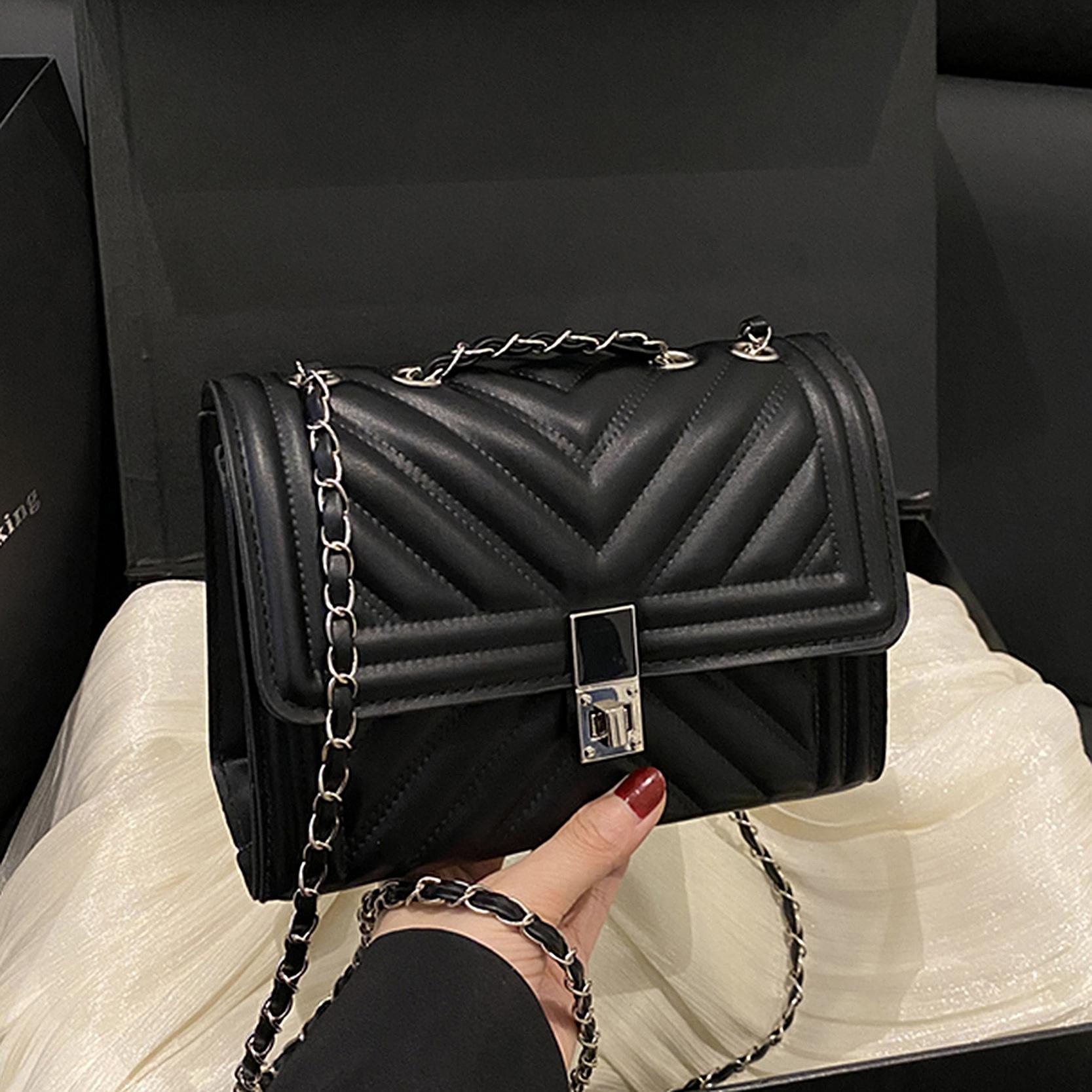 2025 замок текстура углубление бриллиант лето новый трендовый модный цепочка кэжуал инс на одно плечо кроссбоди маленькая квадратная женская сумка чёрный
2025 замок текстура углубление бриллиант лето новый трендовый модный цепочка кэжуал инс на одно плечо кроссбоди маленькая квадратная женская сумка чёрный