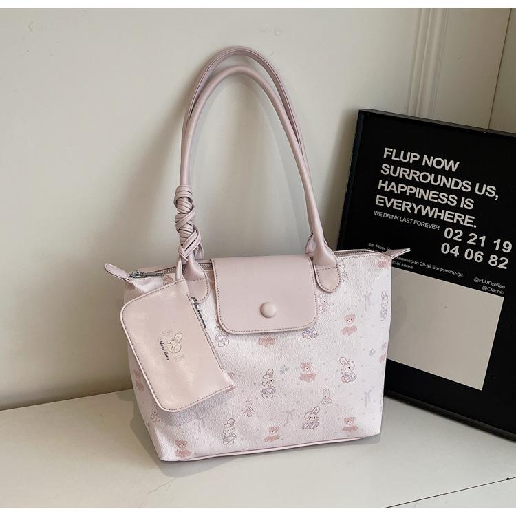 Ретро сумка-мессенджер большой вместимости женская 2025 новая нишевая дизайнерская сумка через плечо милая и симпатичная сумка-тоут с принтом розовый
Ретро сумка-мессенджер большой вместимости женская 2025 новая нишевая дизайнерская сумка через плечо милая и симпатичная сумка-тоут с принтом розовый