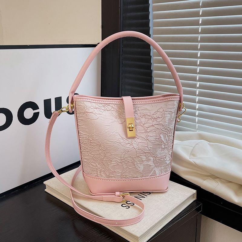 DIY Self-Matching Cloth Bucket Bag Hand-Woven Bag Homemade Materials Hand-Stitched Shoulder Messenger Bag Gift for Friends Pink (material package)
DIY Self-Matching Cloth Bucket Bag Hand-Woven Bag Homemade Materials Hand-Stitched Shoulder Messenger Bag Gift for Friends Pink (material package)