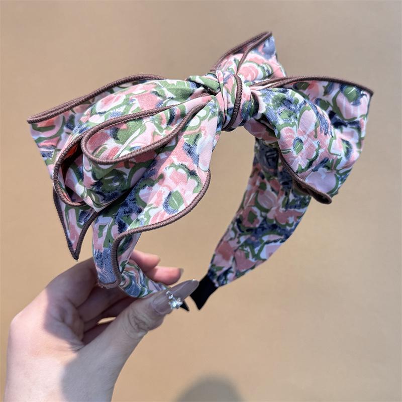 Женская красивая повязка на голову с цветочным принтом и большим бантом, модный женский аксессуар для волос для вечеринки, праздника, шопинга
Женская красивая повязка на голову с цветочным принтом и большим бантом, модный женский аксессуар для волос для вечеринки, праздника, шопинга