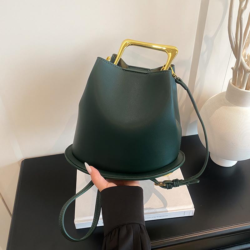 Luxury Gold Evening Purse And Handbag Fashion Clutch Bag Designer 2 Set Bucket Tote Bag Women 8 Color Pu Leather Crossbody Bags 50cm)) зелёный
Luxury Gold Evening Purse And Handbag Fashion Clutch Bag Designer 2 Set Bucket Tote Bag Women 8 Color Pu Leather Crossbody Bags 50cm)) зелёный