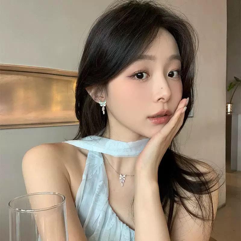 Mori fresh green butterfly stud earrings, high-end long earrings, small fresh and simple mosquito coil disc ear clips, no ear piercings, women
Mori fresh green butterfly stud earrings, high-end long earrings, small fresh and simple mosquito coil disc ear clips, no ear piercings, women