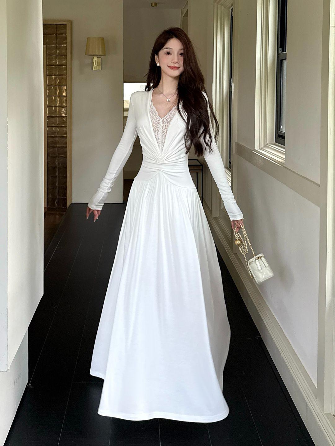 Lace splicing pure desire wind v-neck long-sleeved dress women s autumn slim-fitting waist skirt design sense big swing dress XL білий
Lace splicing pure desire wind v-neck long-sleeved dress women s autumn slim-fitting waist skirt design sense big swing dress XL білий
