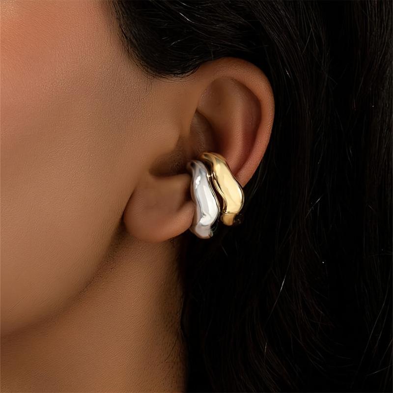 Irregular Ear Clips Fashionable Contrasting Colors New Pleated Earrings a Multi-wear Earring 2Pcs
Irregular Ear Clips Fashionable Contrasting Colors New Pleated Earrings a Multi-wear Earring 2Pcs