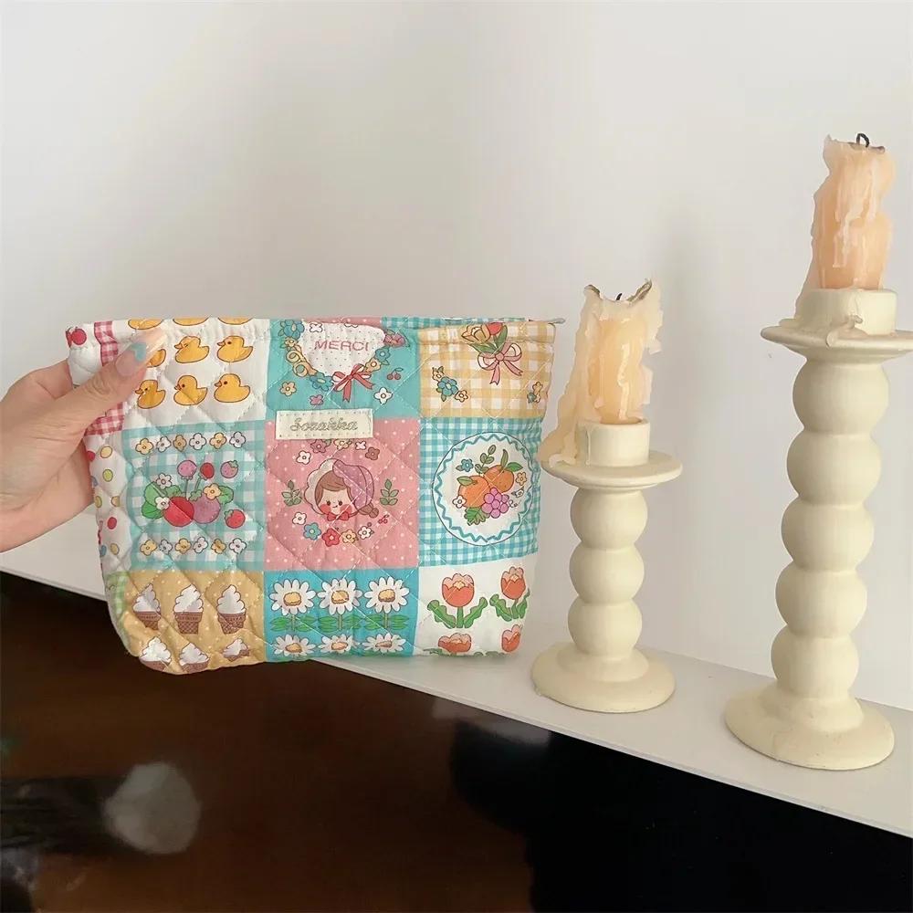 Women Polyester Makeup Bag Quilted Cotton Floral Toilet Pouch Female Soft Cosmetic Bag Beauty Case Storage Organizer Handbag
Women Polyester Makeup Bag Quilted Cotton Floral Toilet Pouch Female Soft Cosmetic Bag Beauty Case Storage Organizer Handbag