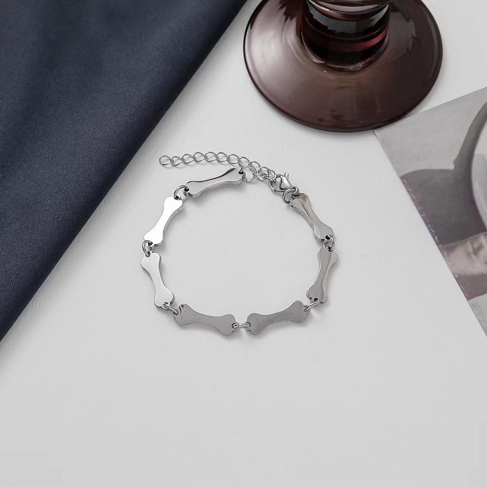Niche Design Small Bone Necklace Simple Personality Hip Hop Collarbone Chain Trendy Fashion Versatile Bracelet
Niche Design Small Bone Necklace Simple Personality Hip Hop Collarbone Chain Trendy Fashion Versatile Bracelet