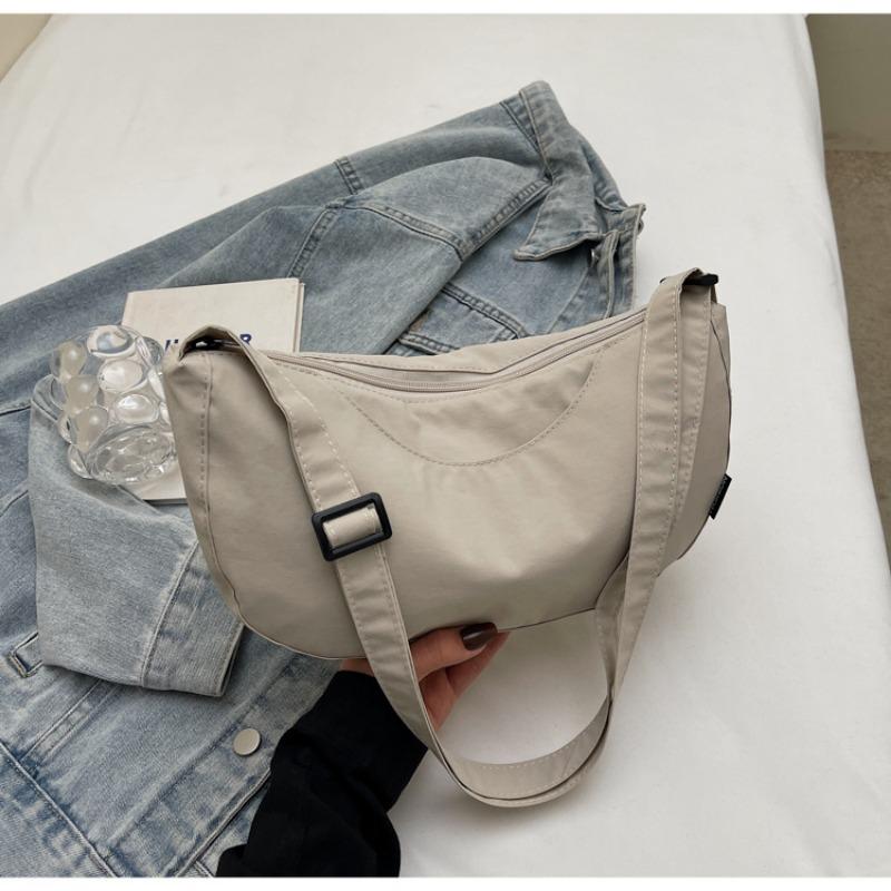 Casual and light shoulder crossbody Oxford canvas bag women s waterproof commuter solid color versatile nylon bag
Casual and light shoulder crossbody Oxford canvas bag women s waterproof commuter solid color versatile nylon bag