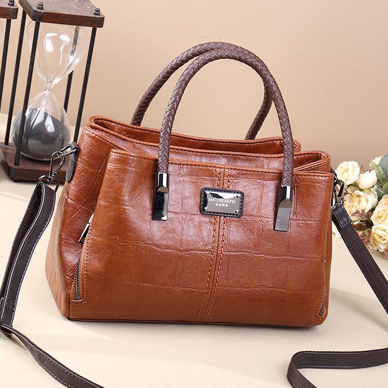 New fashion trend retro contrast personality hand-held crossbody three-layer large-capacity pillow bag women s bag коричневый
New fashion trend retro contrast personality hand-held crossbody three-layer large-capacity pillow bag women s bag коричневый