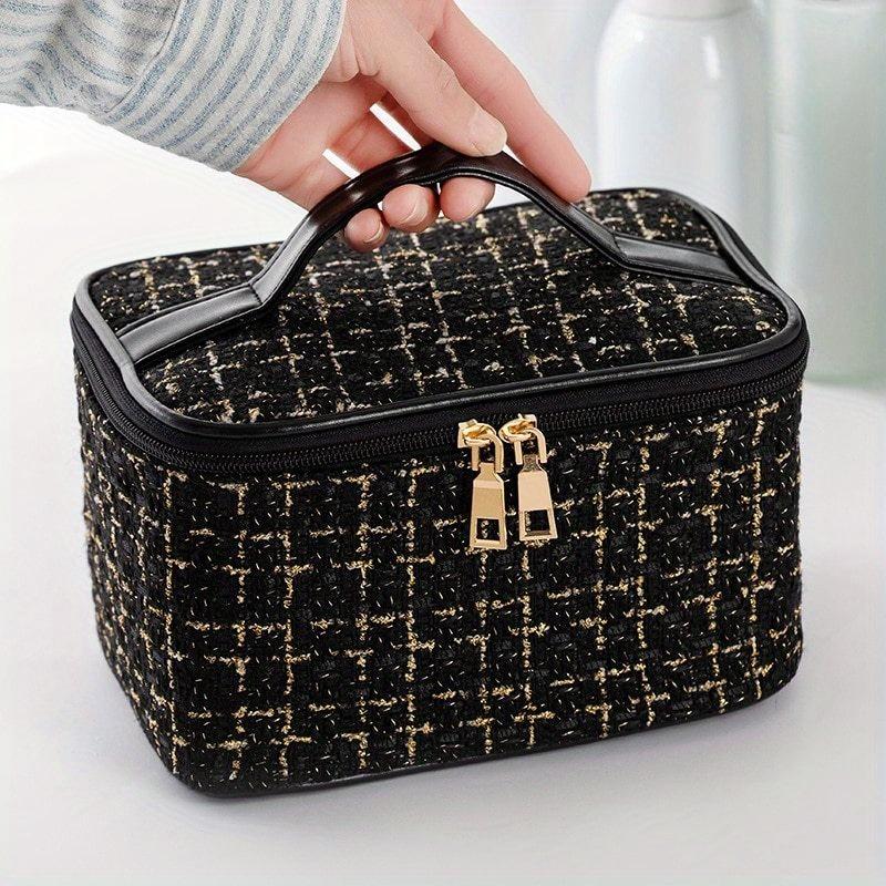 1pc Fashion Cosmetic Bag Large Capacity Portable Handbag Woven Cosmetics Makeup Brush Storage Household Travel Wash Bag
1pc Fashion Cosmetic Bag Large Capacity Portable Handbag Woven Cosmetics Makeup Brush Storage Household Travel Wash Bag