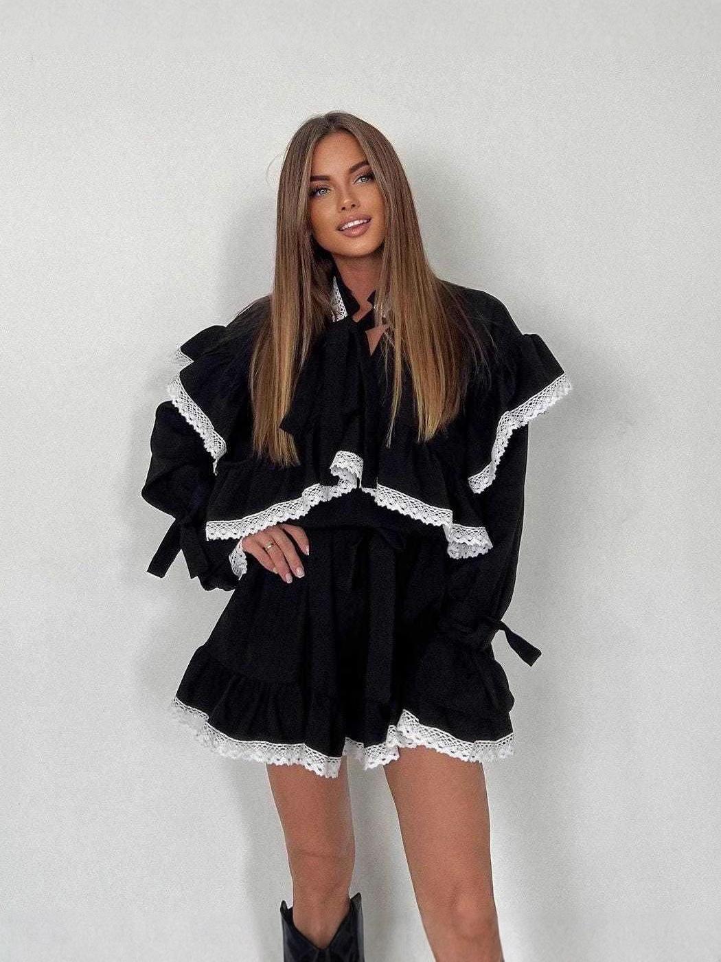 2026 Spring/Summer Lace Patchwork Dress with Bell Sleeves and Lace-up Short Skirt Small чёрный
2026 Spring/Summer Lace Patchwork Dress with Bell Sleeves and Lace-up Short Skirt Small чёрный