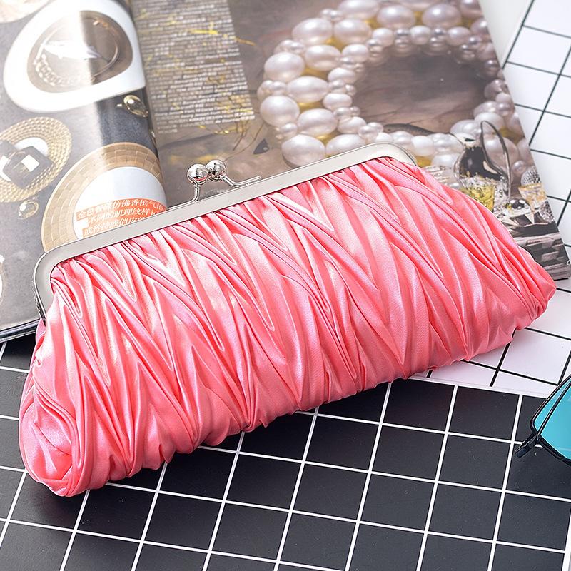 shoulder portable bride bridesmaid wedding dress bag clutch bag dress bag
shoulder portable bride bridesmaid wedding dress bag clutch bag dress bag