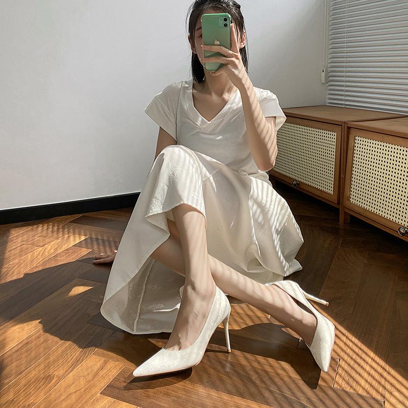Retro single shoes women s new versatile Chinese celebrity gentle style temperament high heels 34
Retro single shoes women s new versatile Chinese celebrity gentle style temperament high heels 34