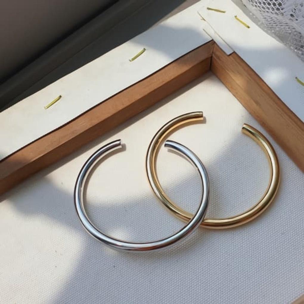 Women s 15K Gold Plated Twisted and Simple Layered Bangle Bracelet gold
Women s 15K Gold Plated Twisted and Simple Layered Bangle Bracelet gold