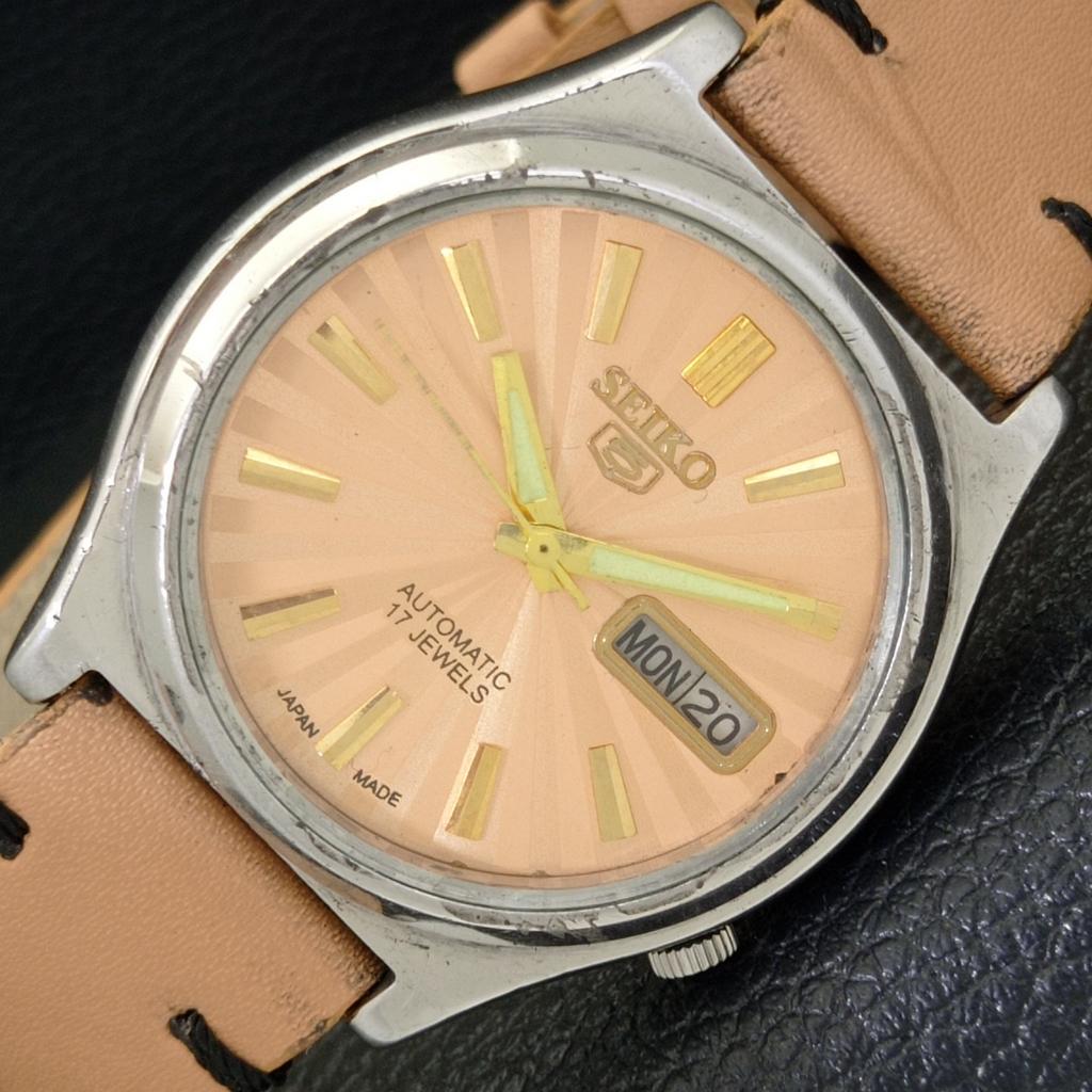 Б/У винтажные мужские часы SEIKO 5 AUTOMATIC JAPAN с бежевым циферблатом a433651-2 R118-a433651
Б/У винтажные мужские часы SEIKO 5 AUTOMATIC JAPAN с бежевым циферблатом a433651-2 R118-a433651