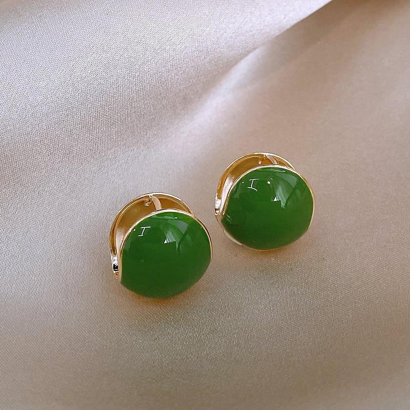 Новый тип серьги-пуговицы с каплями масла в форме бобов акации
Новый тип серьги-пуговицы с каплями масла в форме бобов акации