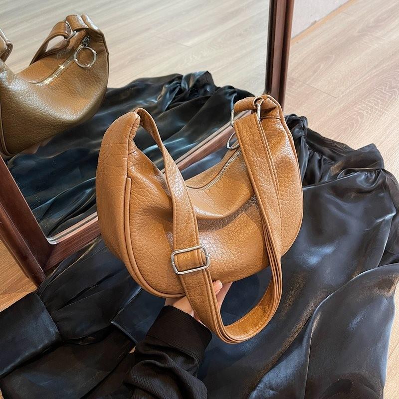 Trendy Minimalist Soft Pu Lining Dumpling Shoulder Bag For Fashionable Women
Trendy Minimalist Soft Pu Lining Dumpling Shoulder Bag For Fashionable Women
