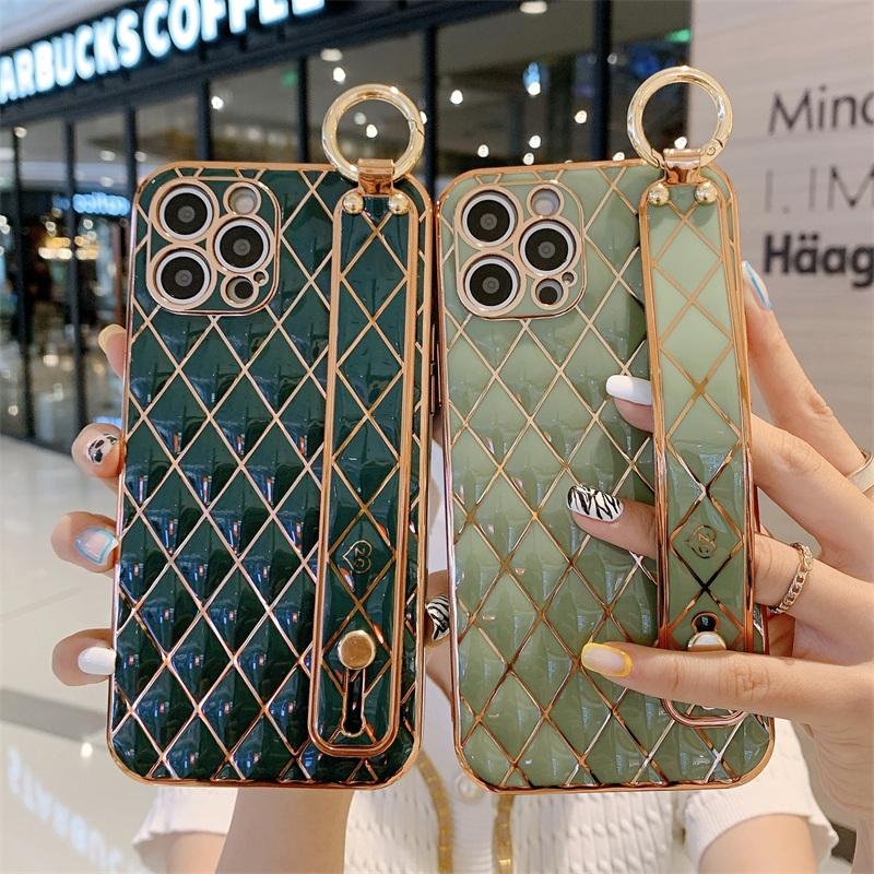 Чехол для мобильного телефона iPhone 11 12 13 Pro Max XS Max XR X 8 7 Plus, роскошный ремешок на запястье, рамка с геометрическим рисунком, мягкие чехлы-бамперы
Чехол для мобильного телефона iPhone 11 12 13 Pro Max XS Max XR X 8 7 Plus, роскошный ремешок на запястье, рамка с геометрическим рисунком, мягкие чехлы-бамперы