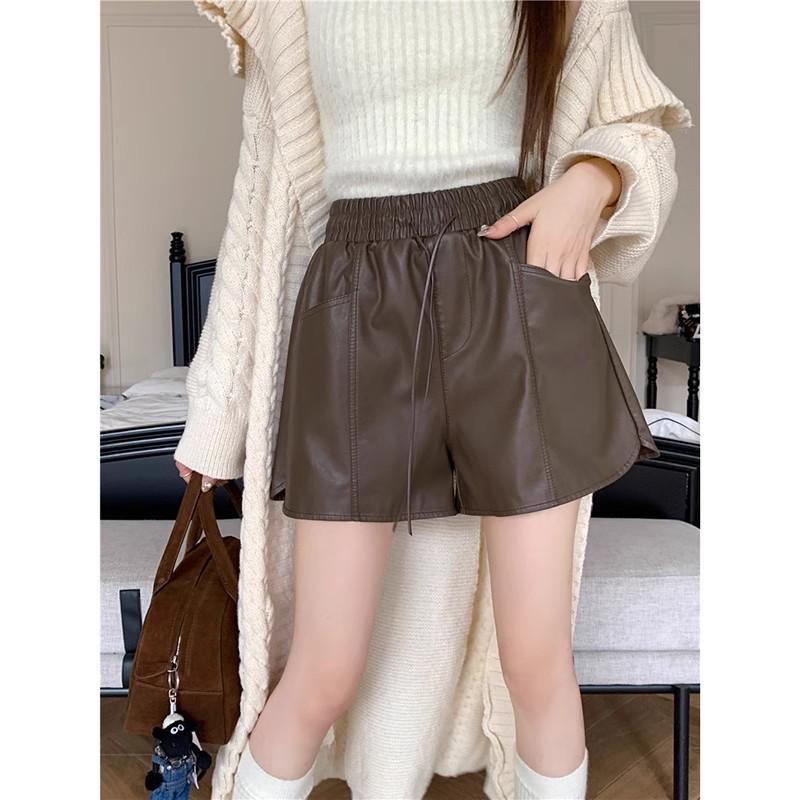 PU Leather High-Waisted A-Line Shorts for Women - New Autumn/Winter 2024 Fashion, Loose Fit with Slimming Drawstring. Extra Small чёрный
PU Leather High-Waisted A-Line Shorts for Women - New Autumn/Winter 2024 Fashion, Loose Fit with Slimming Drawstring. Extra Small чёрный