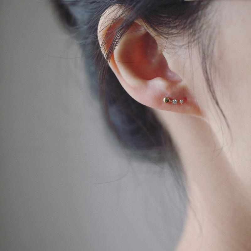 Simple Temperament Versatile Small and Cute Student Earrings Inlaid with Zircon Earrings
Simple Temperament Versatile Small and Cute Student Earrings Inlaid with Zircon Earrings