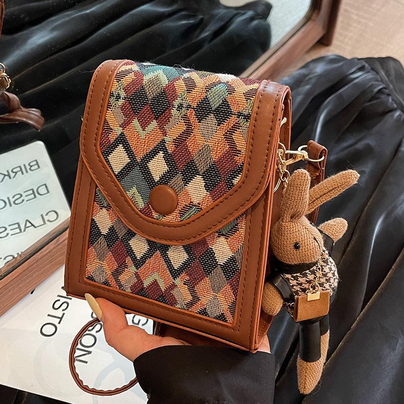 Высококачественная Модная Вертикальная Сумка Кроссбоди для Женщин Популярные Сумки Ins Нишевая Сумка на Плечо Сумка для Мобильного Телефона Клетчатая Сумка для Женщин
Высококачественная Модная Вертикальная Сумка Кроссбоди для Женщин Популярные Сумки Ins Нишевая Сумка на Плечо Сумка для Мобильного Телефона Клетчатая Сумка для Женщин
