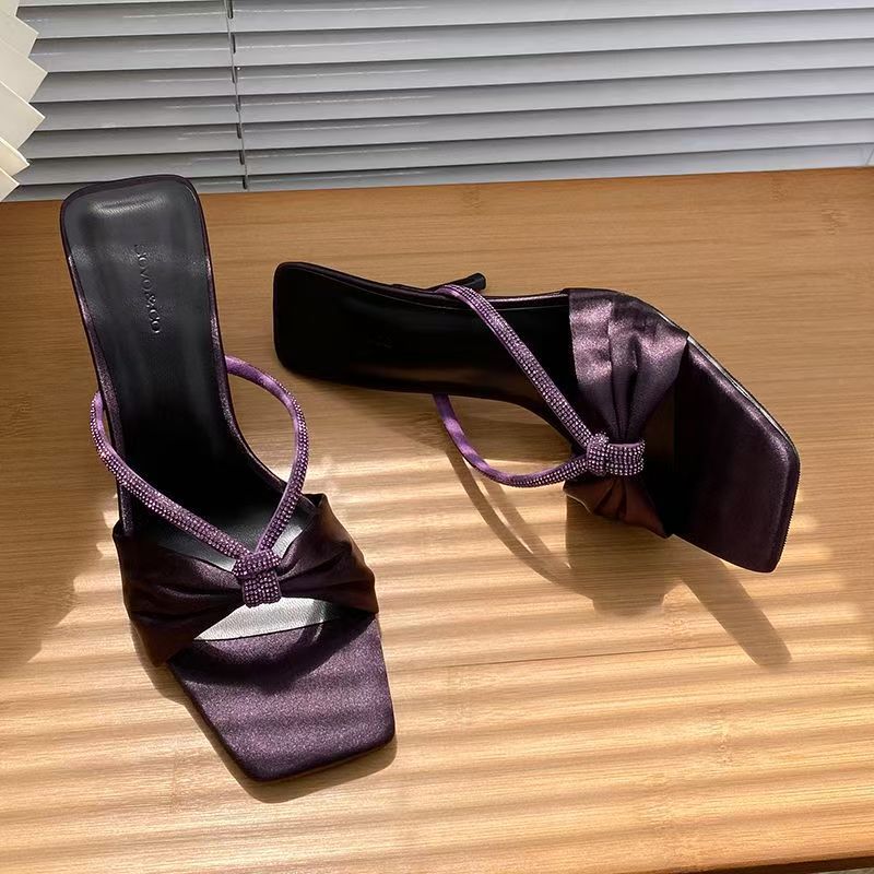 Purple new sexy open-toed rhinestone bow high-heeled cool slippers two and a half slippers one word with sandals women 42 35
Purple new sexy open-toed rhinestone bow high-heeled cool slippers two and a half slippers one word with sandals women 42 35