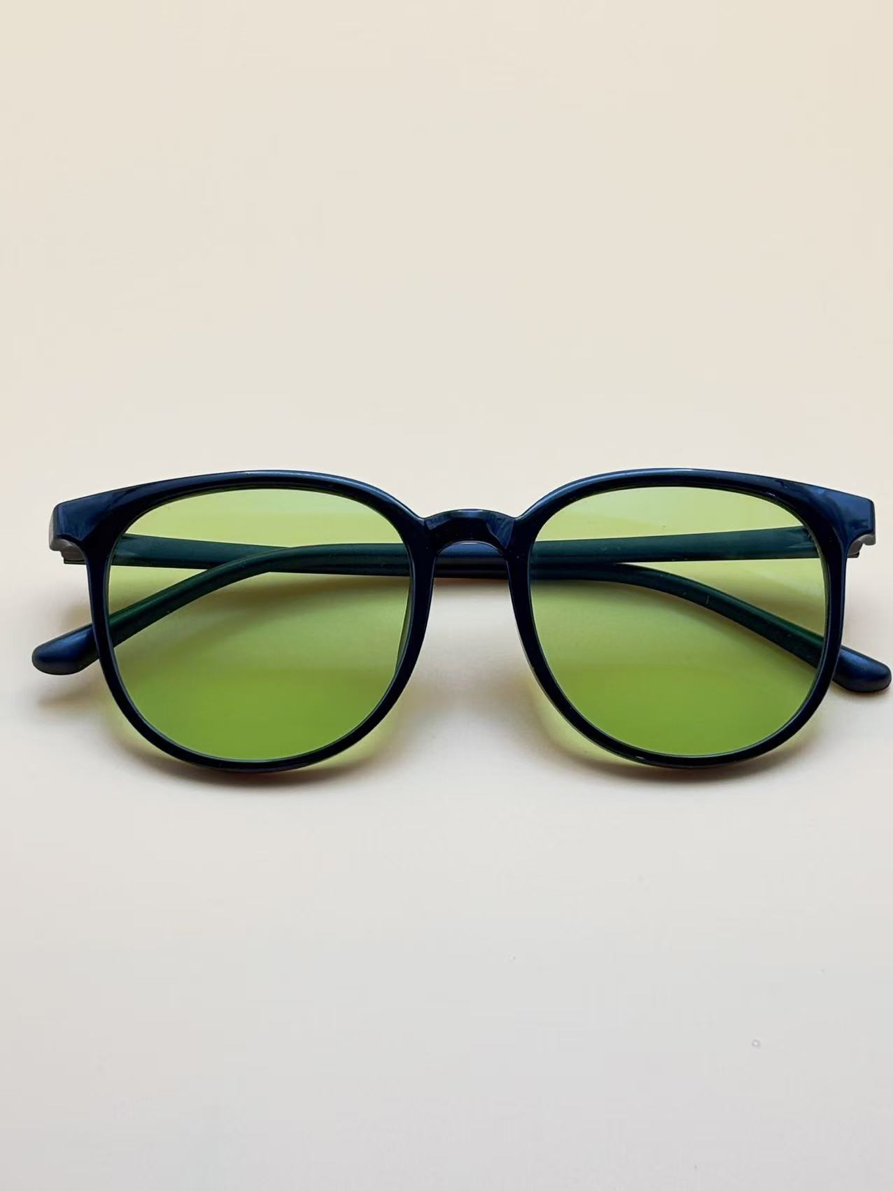 Male Retro Ultra Light Round Frame Sunglasses Fashionable and Cool Multi Color Eyewear Male Female Designers Sun Eyewear UV Protection 400 Eyewear 1PC
Male Retro Ultra Light Round Frame Sunglasses Fashionable and Cool Multi Color Eyewear Male Female Designers Sun Eyewear UV Protection 400 Eyewear 1PC