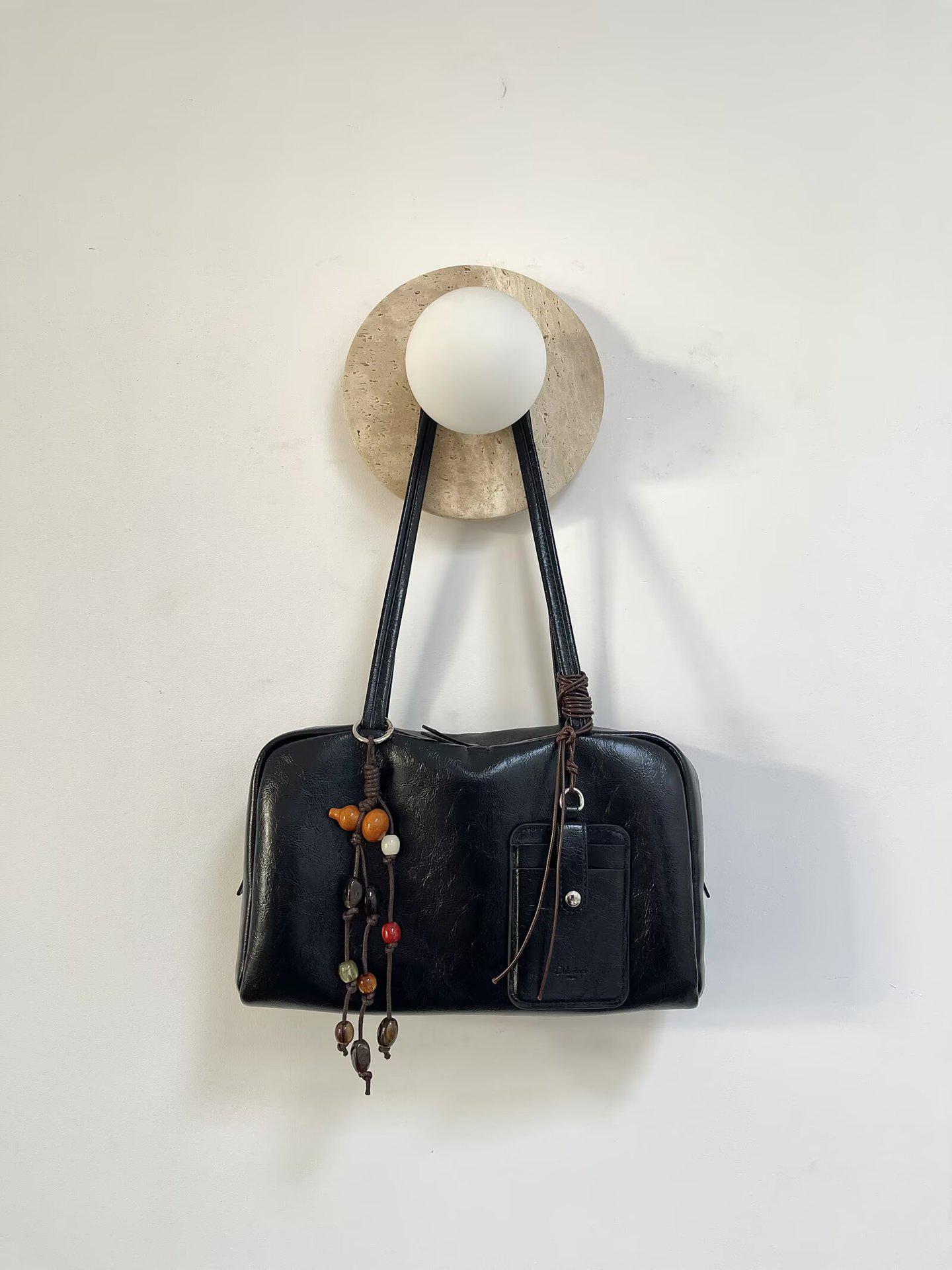 2025 Women s Large Capacity Retro Boston Shoulder & Crossbody Bag - Versatile, Trendy Handbag чорний
2025 Women s Large Capacity Retro Boston Shoulder & Crossbody Bag - Versatile, Trendy Handbag чорний