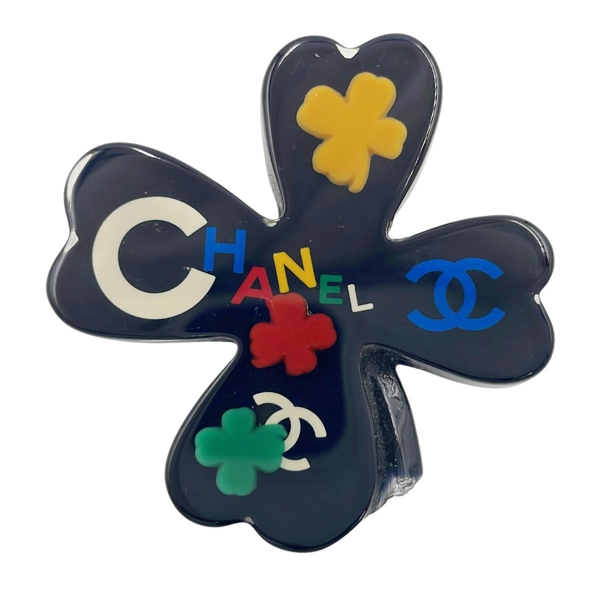 CHANEL Clover Beans present 04P Brooch plastic Black x multicolor Women Used
CHANEL Clover Beans present 04P Brooch plastic Black x multicolor Women Used
