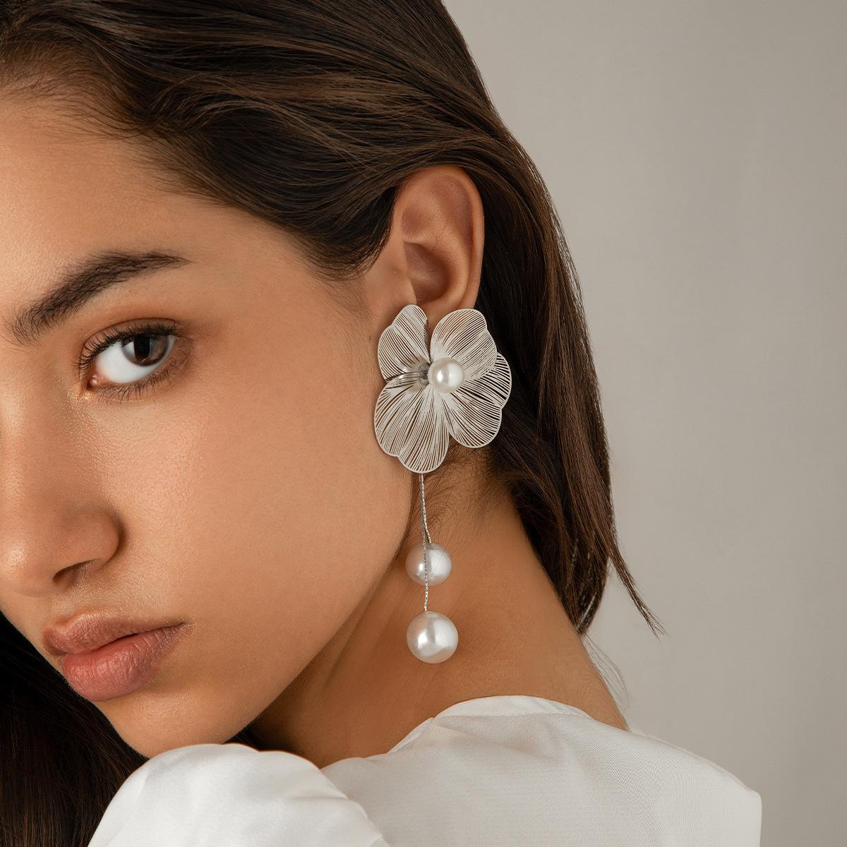 Flower Petal Long Tassel Drop Earrings for Women Trend Imitation Pearl Hanging Piercing Earrings Wed Jewelry Gift One Size срібний
Flower Petal Long Tassel Drop Earrings for Women Trend Imitation Pearl Hanging Piercing Earrings Wed Jewelry Gift One Size срібний