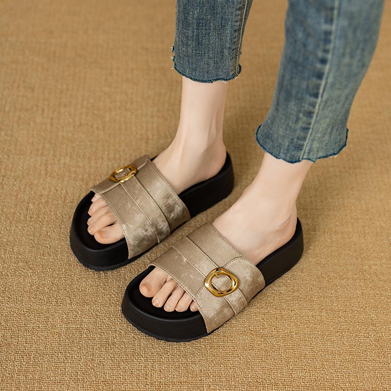 Thick-bottomed cool slippers for women s outer wear 2025 new summer round-headed open-toed casual belt buckle versatile one-word slippers 40
Thick-bottomed cool slippers for women s outer wear 2025 new summer round-headed open-toed casual belt buckle versatile one-word slippers 40