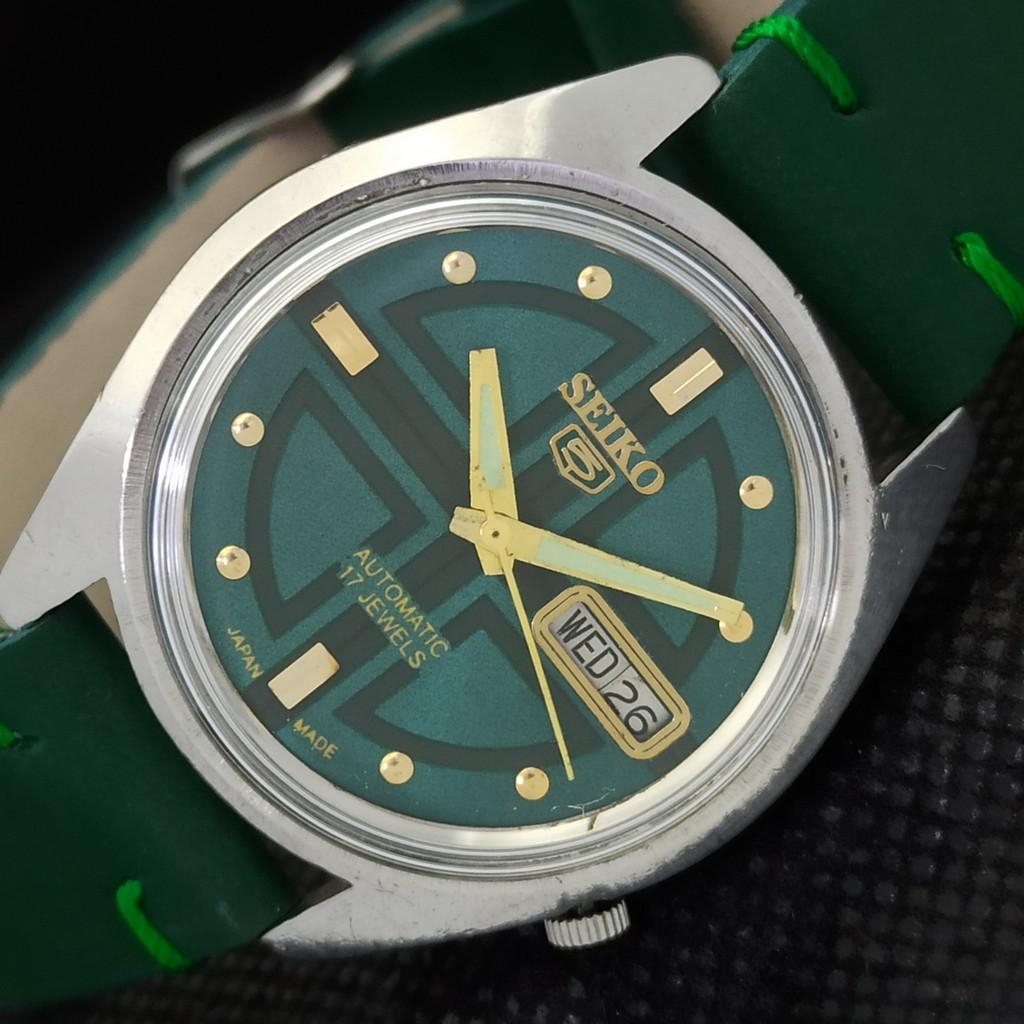 Б/У винтажные мужские часы SEIKO 5 AUTOMATIC JAPAN с указателем дня и даты 534q-a283965-5 lot534q-a283965-2
Б/У винтажные мужские часы SEIKO 5 AUTOMATIC JAPAN с указателем дня и даты 534q-a283965-5 lot534q-a283965-2