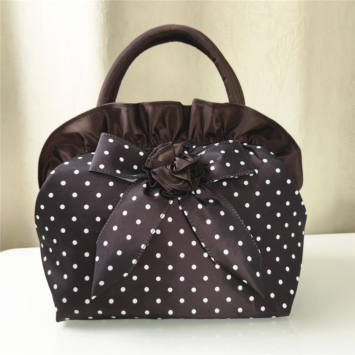 Large handbag Hanfu women s bag sweet flower wedding gift handbag boutique Lolita bow women s bag outer length 23cm, height 18cm, bottom width 13cm
Large handbag Hanfu women s bag sweet flower wedding gift handbag boutique Lolita bow women s bag outer length 23cm, height 18cm, bottom width 13cm