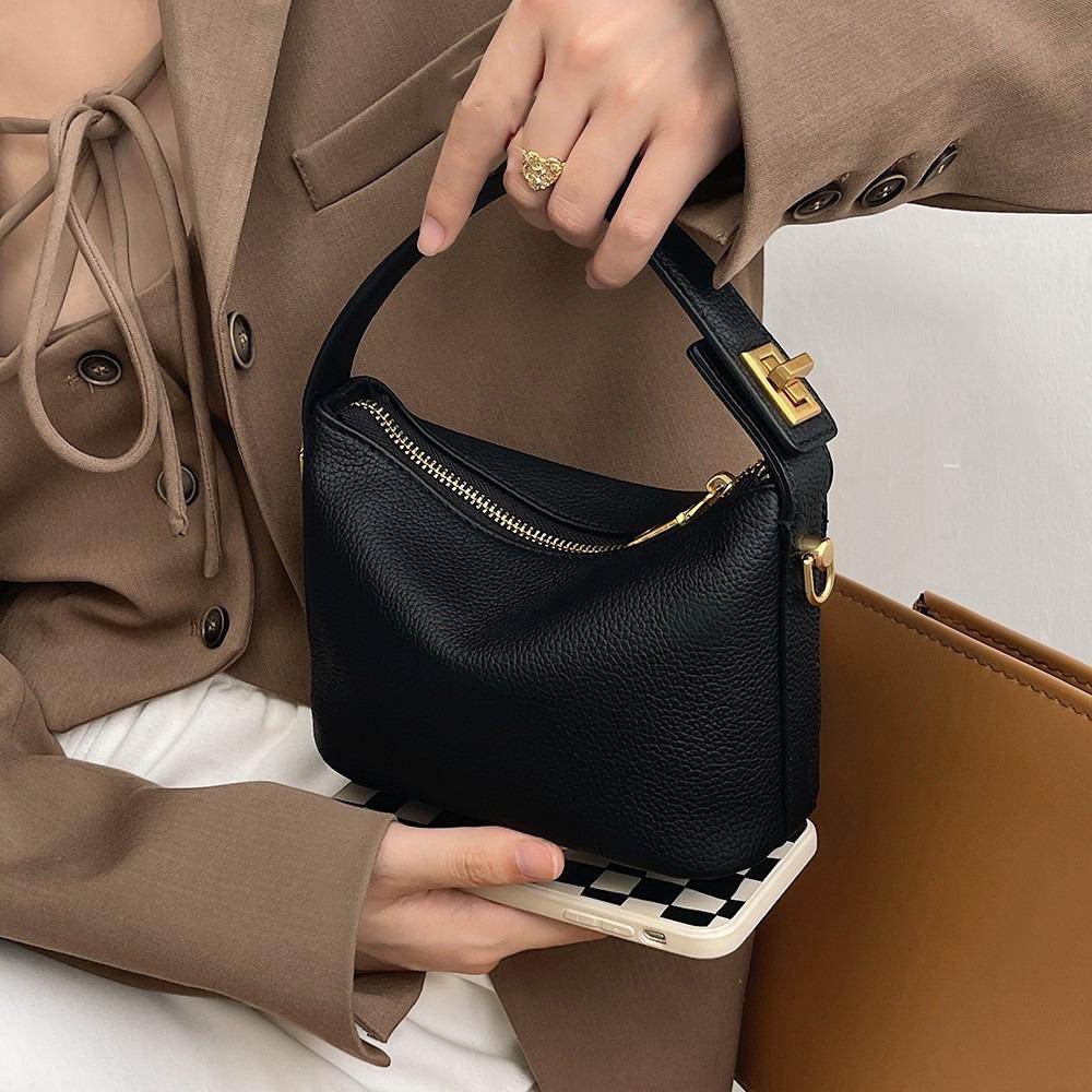 Clutch Leather Handbag Square Phone Crossbody Bag Vintage Cloud Shoulder Bag Daily чорний
Clutch Leather Handbag Square Phone Crossbody Bag Vintage Cloud Shoulder Bag Daily чорний